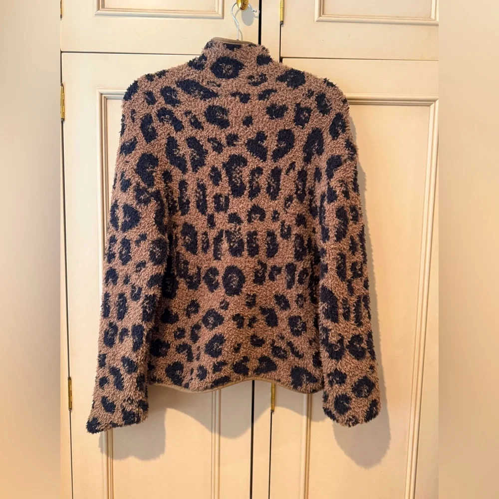 Skims Leopard Pullover. Cozy Fleece. Excellent Condition. Size Medium. - Picture 5 of 6